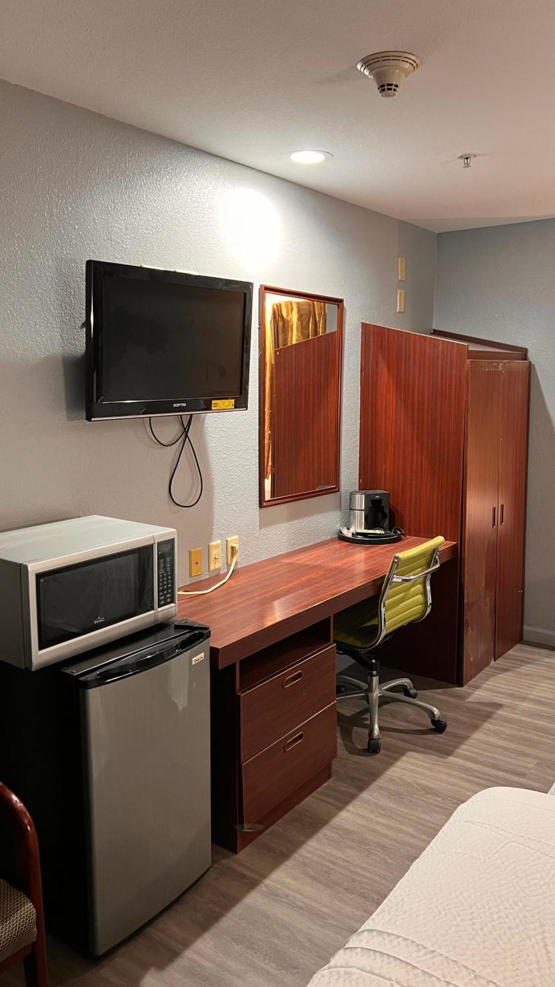 Blisspoint Inn & Suites, Northwood Zewnętrze zdjęcie