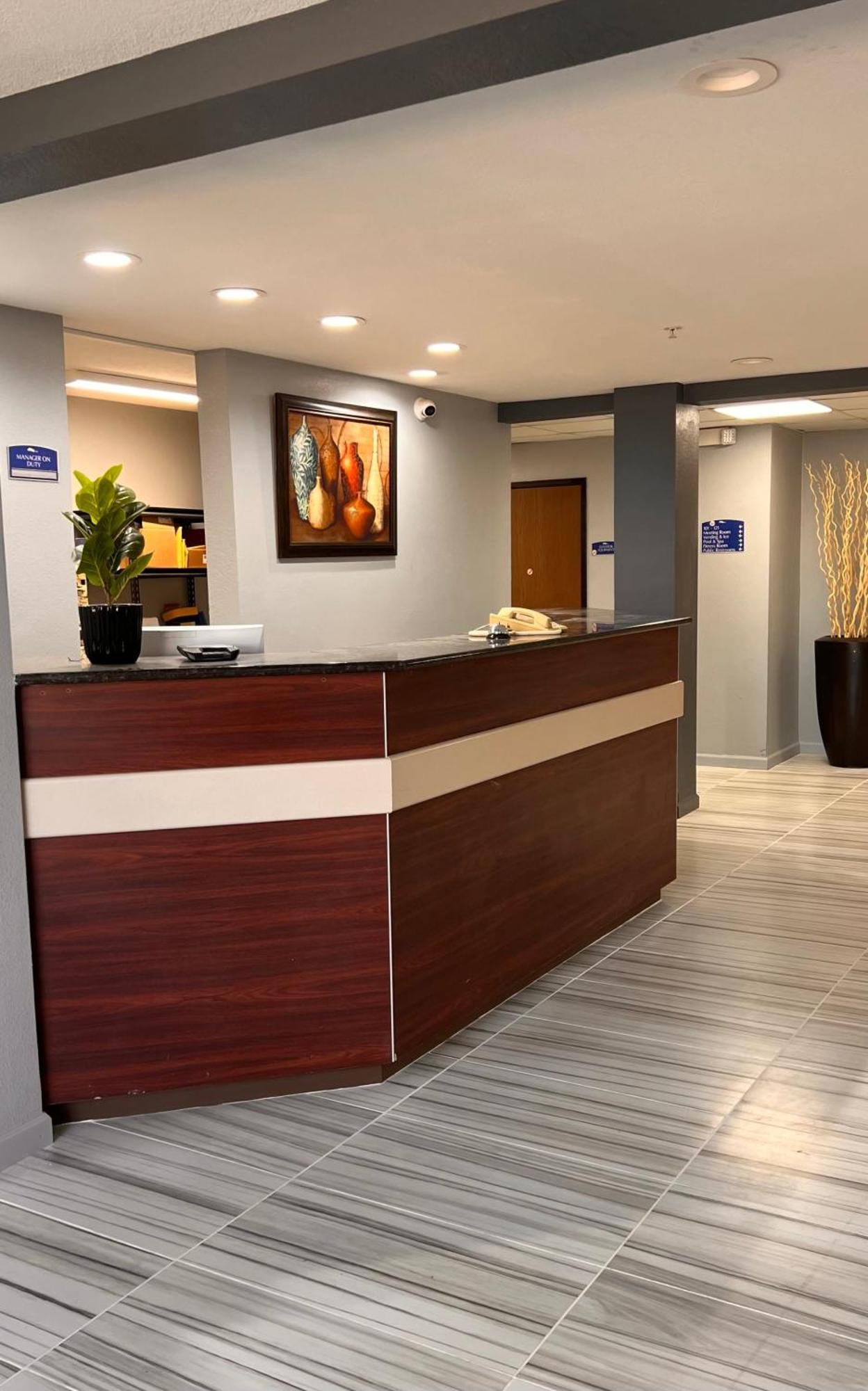 Blisspoint Inn & Suites, Northwood Zewnętrze zdjęcie