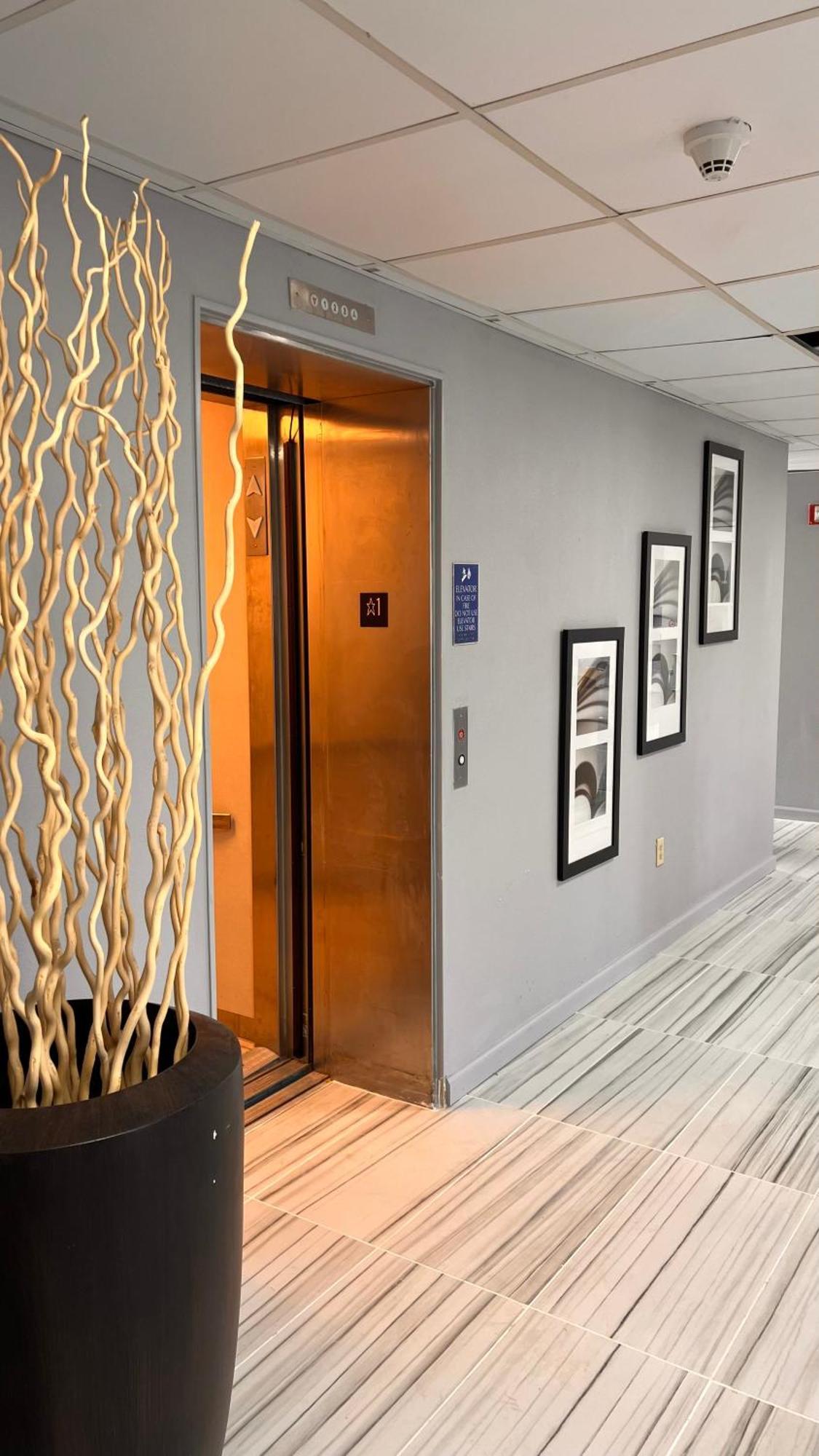 Blisspoint Inn & Suites, Northwood Zewnętrze zdjęcie