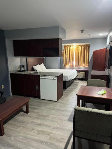 Blisspoint Inn & Suites, Northwood Zewnętrze zdjęcie